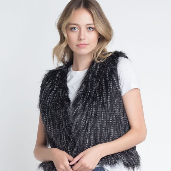 Women's Faux Fur Sleeveless Vest - Picture 1 of 6